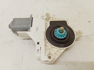 AUDI A4 B8 (2007–2016) Rear side door window regulator motor 8K0959812 - 3
