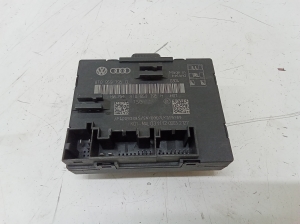 Rear side door control unit - 8T0959795Q