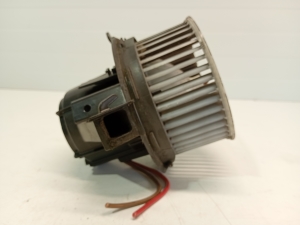 Mercedes Benz E-Class W207 (2009–2017) Salongi puhuri mootor V7825001 - 2