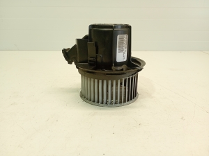   Heater blower motor  - V7825001 