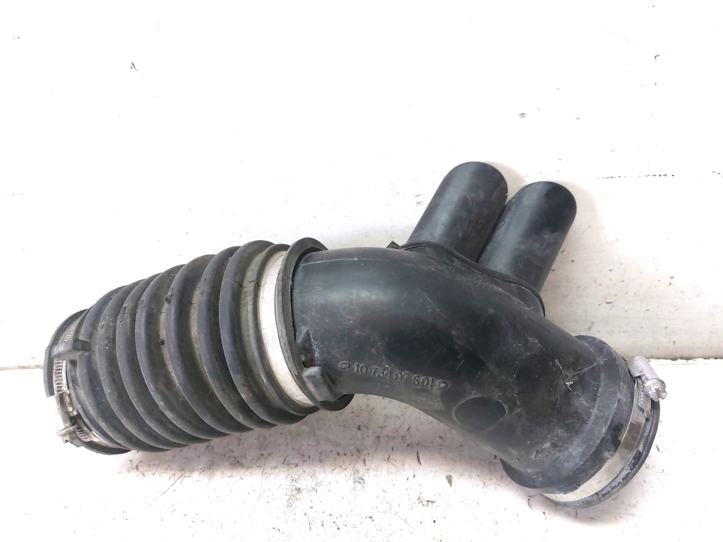 VOLVO S60 II (2010–2018) Intercooler hose 1073497S01 VOLVO S60 II (2010–2018) Intercooler hose 1073497S01