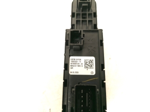 Opel Crossland X X 75 (2017–2026) Front door glass switch 96788281ZD - 4