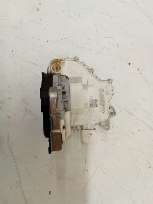 AUDI A5 (2007–2016) Front door lock 8J2837016 - 5