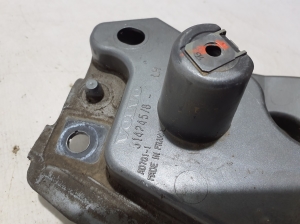VOLVO XC60 (2017–2026) Front fender bracket 31424578 - 3