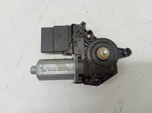 Volkswagen Golf VI (2008–2013) Rear side door window regulator motor 5K0959704D - 3