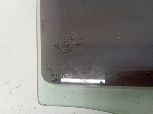 Volkswagen Golf VI (2008–2013) Rear side door glass 43R001057 - 2