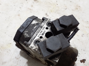 AUDI A8 D2 (1994–2002) ABS plokk 8E0614111N - 2