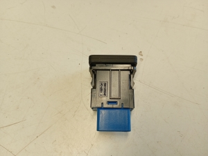 Mitsubishi Outlander (2012–2021) Trunk opening switch 8616A081 - 3
