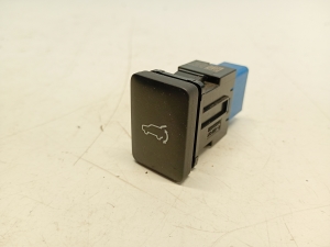 Mitsubishi Outlander (2012–2021) Trunk opening switch 8616A081 - 4