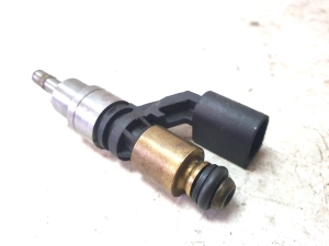 Injecteur de carburant - 03C906036A