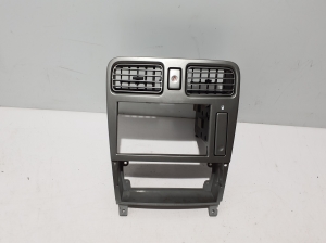 Salongi ventilatsioonirestid - 66060SA080
