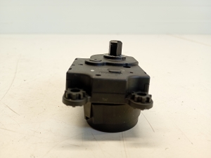 Mitsubishi Outlander (2012–2021) Heater flap actuator 1611166A - 3