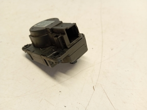 Mitsubishi Outlander (2012–2021) Heater flap actuator 1611166A - 4