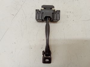 Skoda Yeti (2009–2017) Rear side door opening limiter 5L0839249 - 3