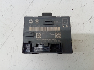 Rear side door control unit - 7N0959795D