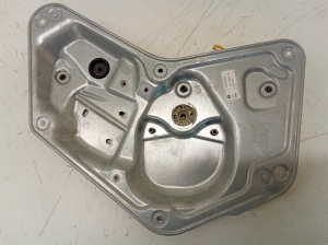 Rear side door window regulator - 5L0839402B