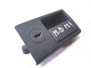 Mercedes Benz E-Class W124 (1985–1995) Handschuhfachgriff 1246800084 - 2