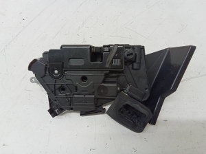 Skoda Yeti (2009–2017) Rear side door lock 5K4839015F - 3
