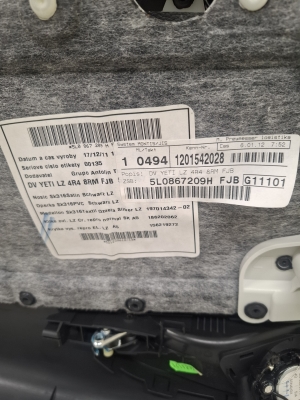 Skoda Yeti (2009–2017) Tagumise küljeukse polster 5L0867211 - 2