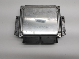 Ford Mondeo V (2014–2018) Engine control unit DS7112B684UE - 3