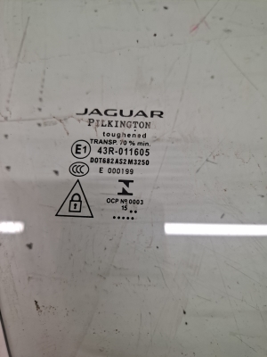 Jaguar XF (2016–2026) Esiukse klaas 43R011605 - 2