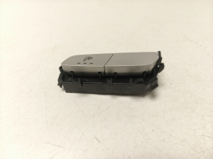 Mercedes Benz C-Class 205 (2014–2021) Istmesoojenduse lüliti A2139057502 - 3