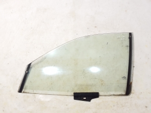   Fenster Scheibe Tür vorne  -  