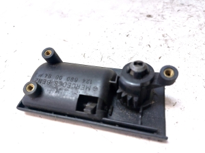 Mercedes Benz E-Class W124 (1985–1995) Handschuhfachgriff 1246800084 - 3