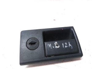Mercedes Benz E-Class W124 (1985–1995) Handschuhfachgriff 1246800084 - 4