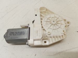 AUDI A6 C7 (2011–2018) Front door window regulator motor 8K0959802B - 2