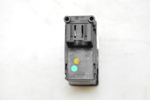 AUDI A4 B8 (2007–2016) Parking brake switch 8K2927225G - 5