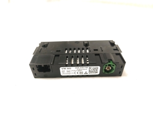 Volkswagen ID.4 I (2020–2026) USB port 5NA035736 - 3
