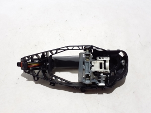 BMW 5 SERIES G31 (2017–2026) Rear side door exterior handle and its parts - 2
