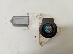 Fensterhebermotor vorne - 8K0959802A