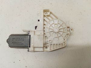 AUDI A6 C6 (2004–2011) Front door window regulator motor 8K0959802A - 2