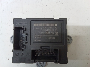 Ford Fiesta VI (2008–2017) Esiukse juhtplokk 1012469200 - 2