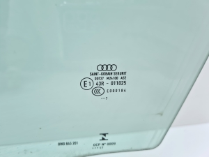 AUDI A4 B9 (2015–2026) Priekšējo durvju stikls 43R011025 - 3