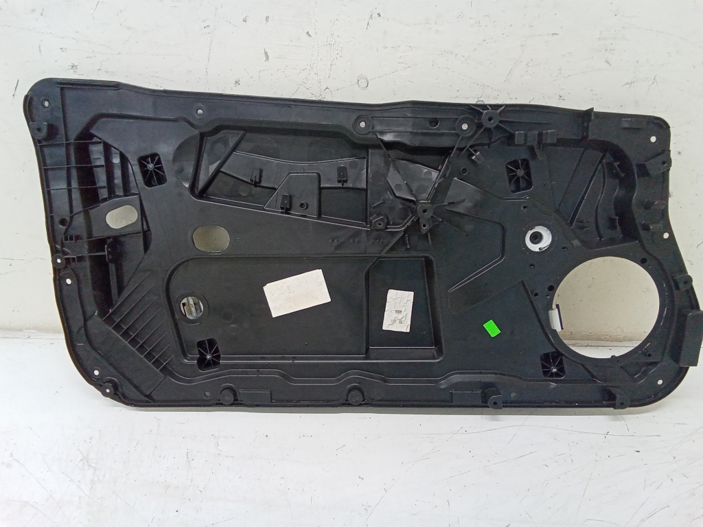 Ford Fiesta VI (2008–2017) Priekšējo durvju logu pacēlājs C1BBB045H17AD Ford Fiesta VI (2008–2017) Priekšējo durvju logu pacēlājs C1BBB045H17AD