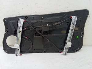 Ford Fiesta VI (2008–2017) Priekšējo durvju logu pacēlājs C1BBB045H17AD - 3