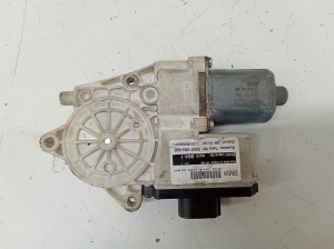 Front door window regulator motor - 69259641