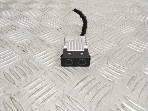 BMW IX3 G08 (2021–2026) USB port 8711938 - 3