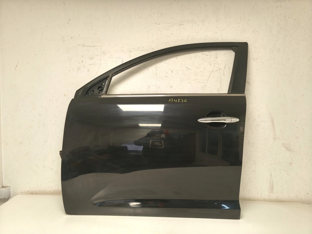Kia Sportage (2010–2016) Front door