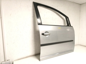 Volkswagen Touran II (2010–2015) Front door - 2
