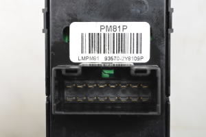 Hyundai ix35 (2009–2015) Front door glass switch 935702Y8109P - 3