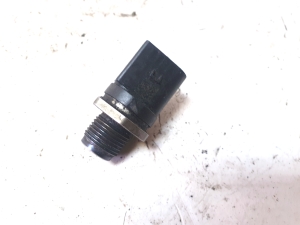 Mercedes Benz E-Class W211 (2002–2009) Kraftstoffhochdrucksensor A0061533328 - 3