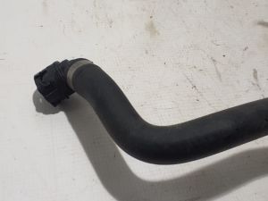 Mercedes Benz C-Class 206 (2021–2026) Jahutusradiaatori voolik A2065015400 - 2