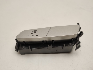 Mercedes Benz EQC N293 (2019–2026) Heated seat switch A2059053218 - 4