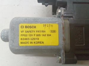 Hyundai i40 (2011–2026) Front door window regulator motor 824603Z010 - 2