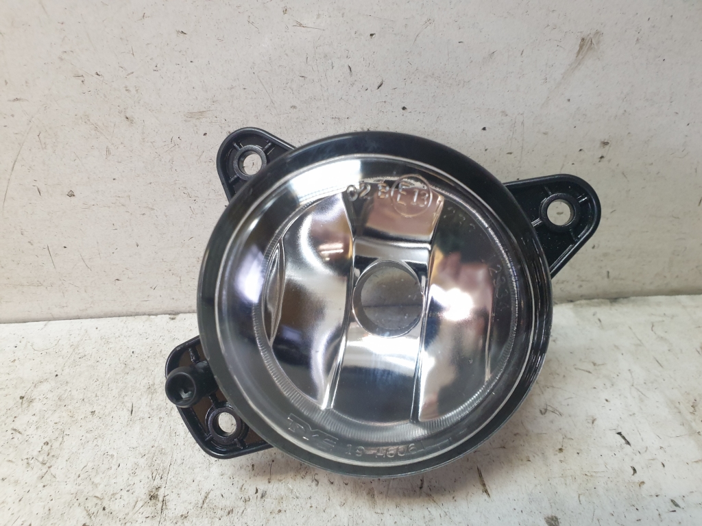 Volkswagen Transporter T5 (2003–2015) Front-Nebelscheinwerfer 01121210 Volkswagen Transporter T5 (2003–2015) Front-Nebelscheinwerfer 01121210