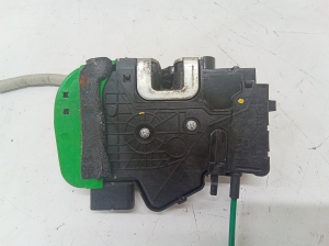 Hyundai i40 (2011–2026) Front door lock 813203Z010 - 2